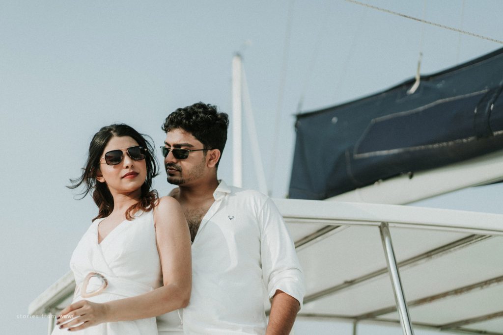 Couple poses latest idea