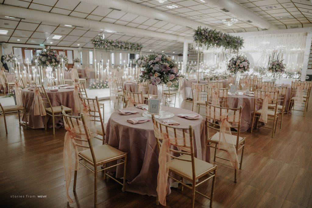 Well decorated tables for the betrothal ceremony