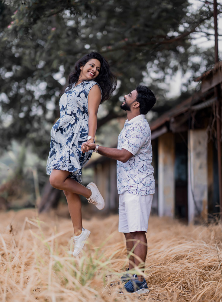 Trending Pre Wedding Shoot Dresses For Couples In 2023