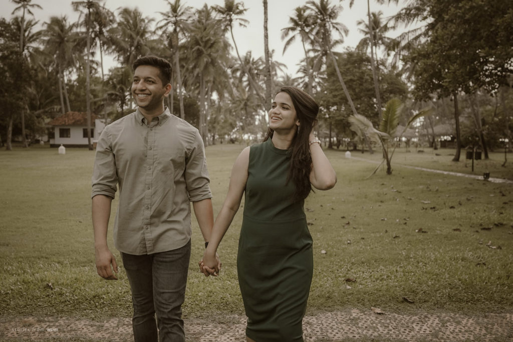 Outdoor shoot couple Pose Ideas