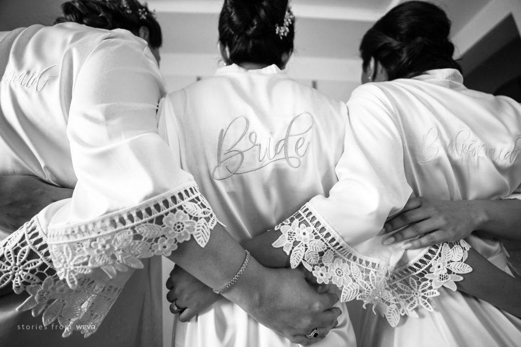 best bridesmaid pictures getting ready