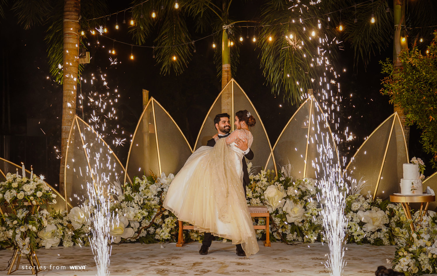 Best Ideas Of Onstage Poses For Your Wedding Album