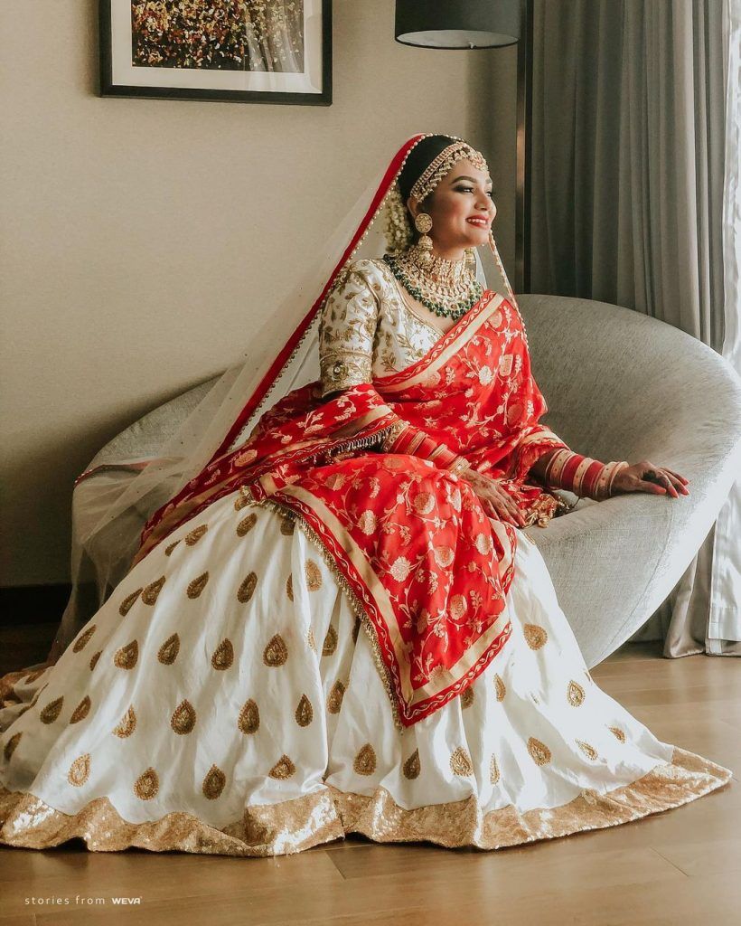 An Effortless Sit Down Pose Bridal Poses in a Lehenga Ideas Weva Photography