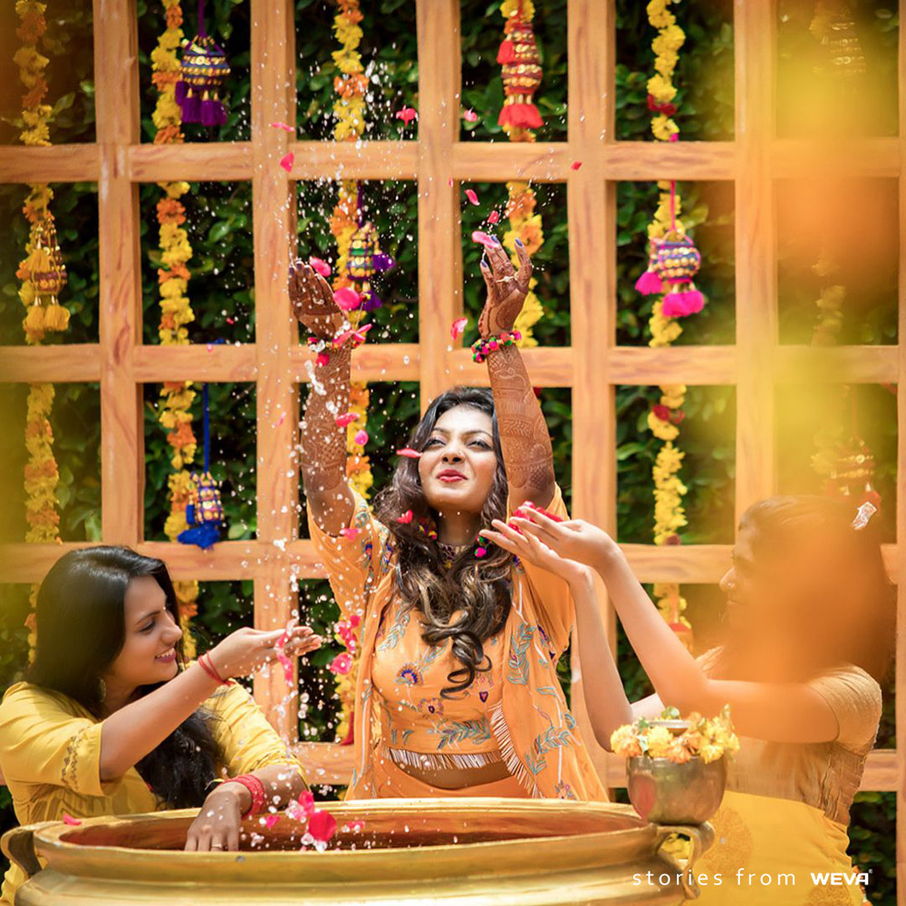 haldi ceremony poses for bride| haldi photo poses for girls| haldi  photography ideas for girls| pose - YouTube